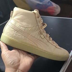 Hi Top Leather Peach Puma Size 9W/7M